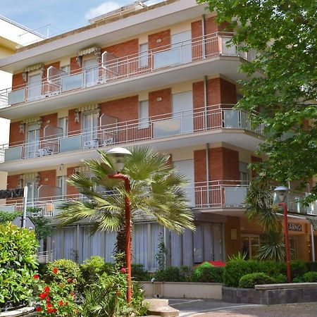 Hotel Arno Misano Adriatico Exterior foto