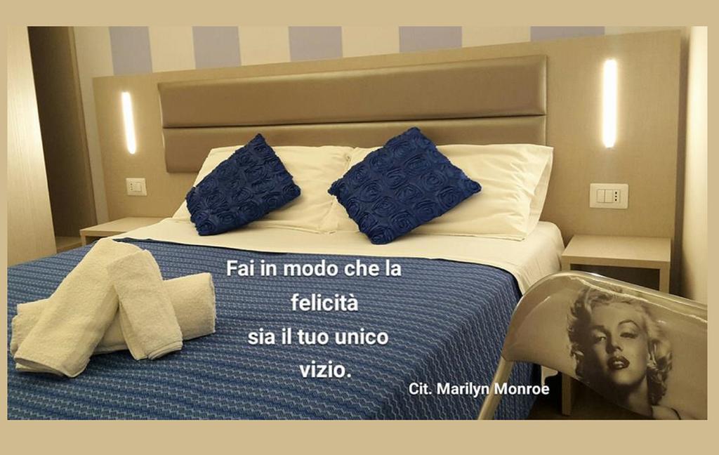 Hotel Arno Misano Adriatico Exterior foto