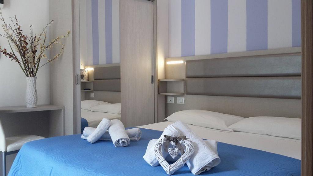 Hotel Arno Misano Adriatico Exterior foto
