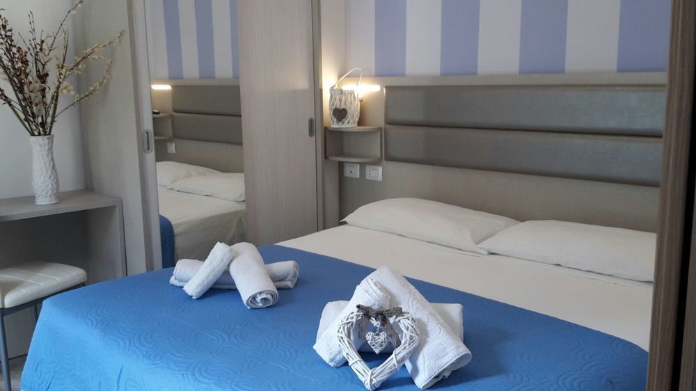 Hotel Arno Misano Adriatico Exterior foto