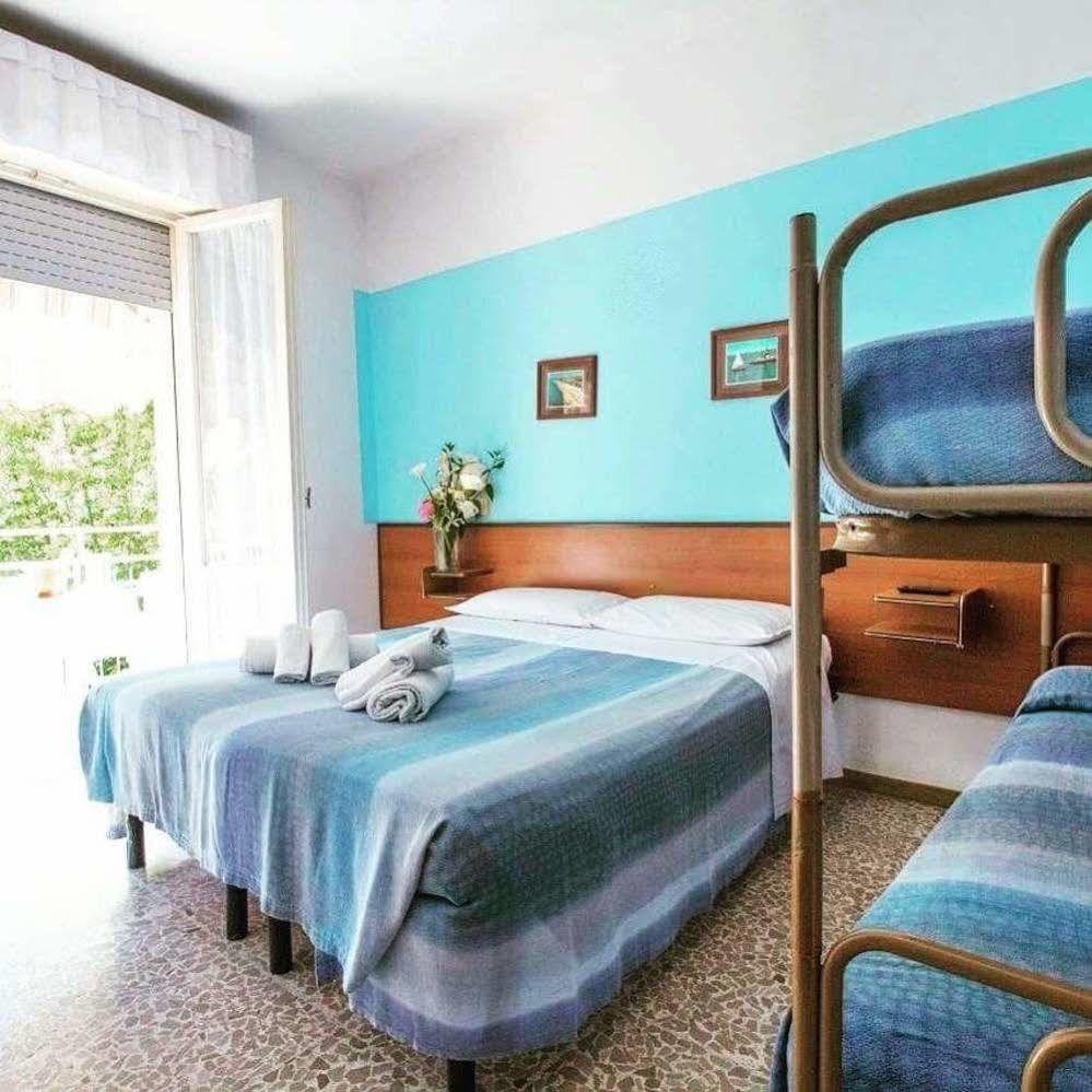 Hotel Arno Misano Adriatico Exterior foto